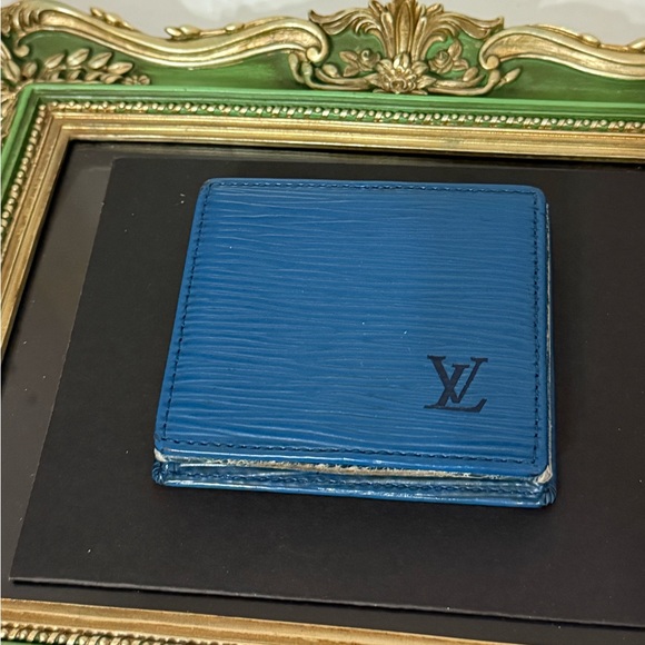Louis Vuitton Handbags - LOUIS VUITTON Epi Porte Monnaie Boite
Coin Purse